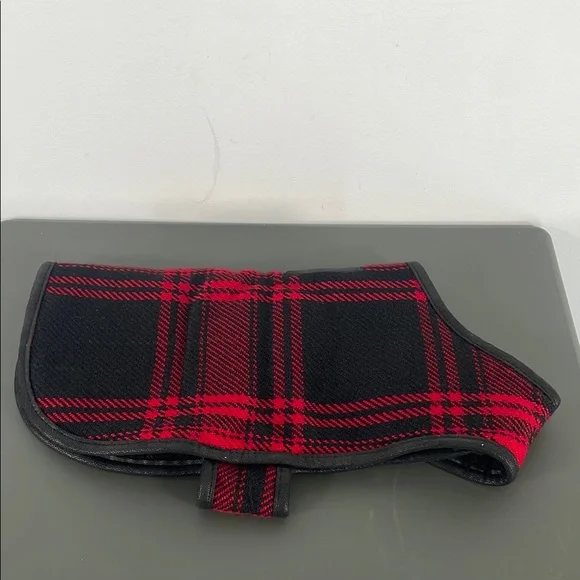 Chilly Dog Red and Black Plaid Blanket Dog Coat - Picture 7 of 8